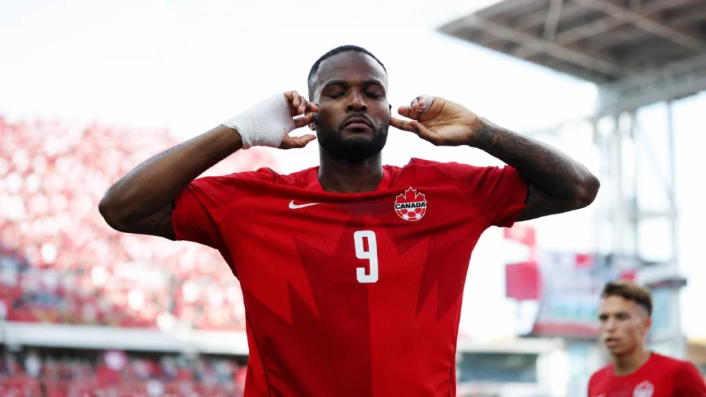 Cyle Larin celebra el empate de Canadá ante Bosnia en el Mundial 2026